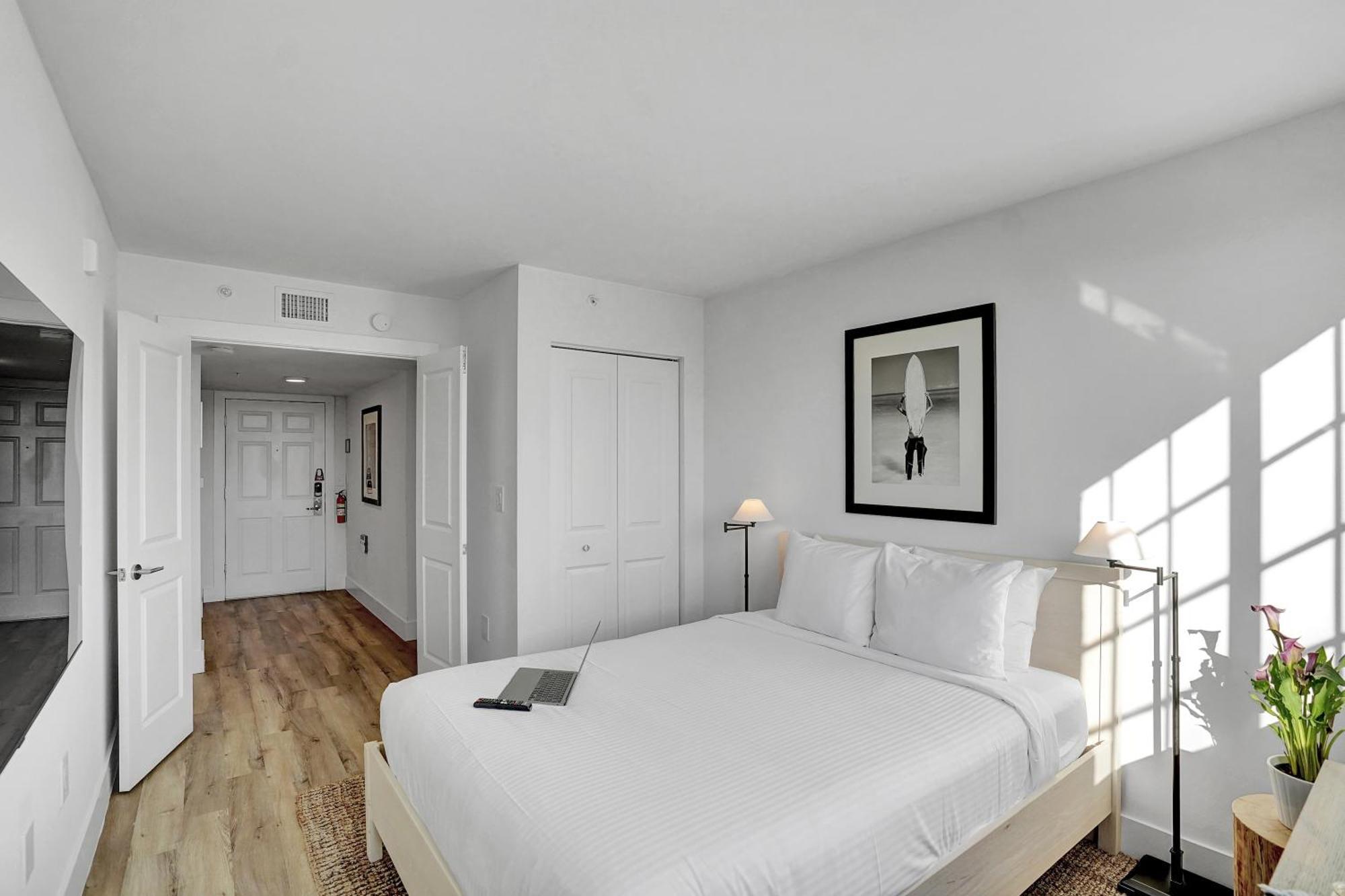Stylish Modern At Gables Grand Plaza In Appartamento