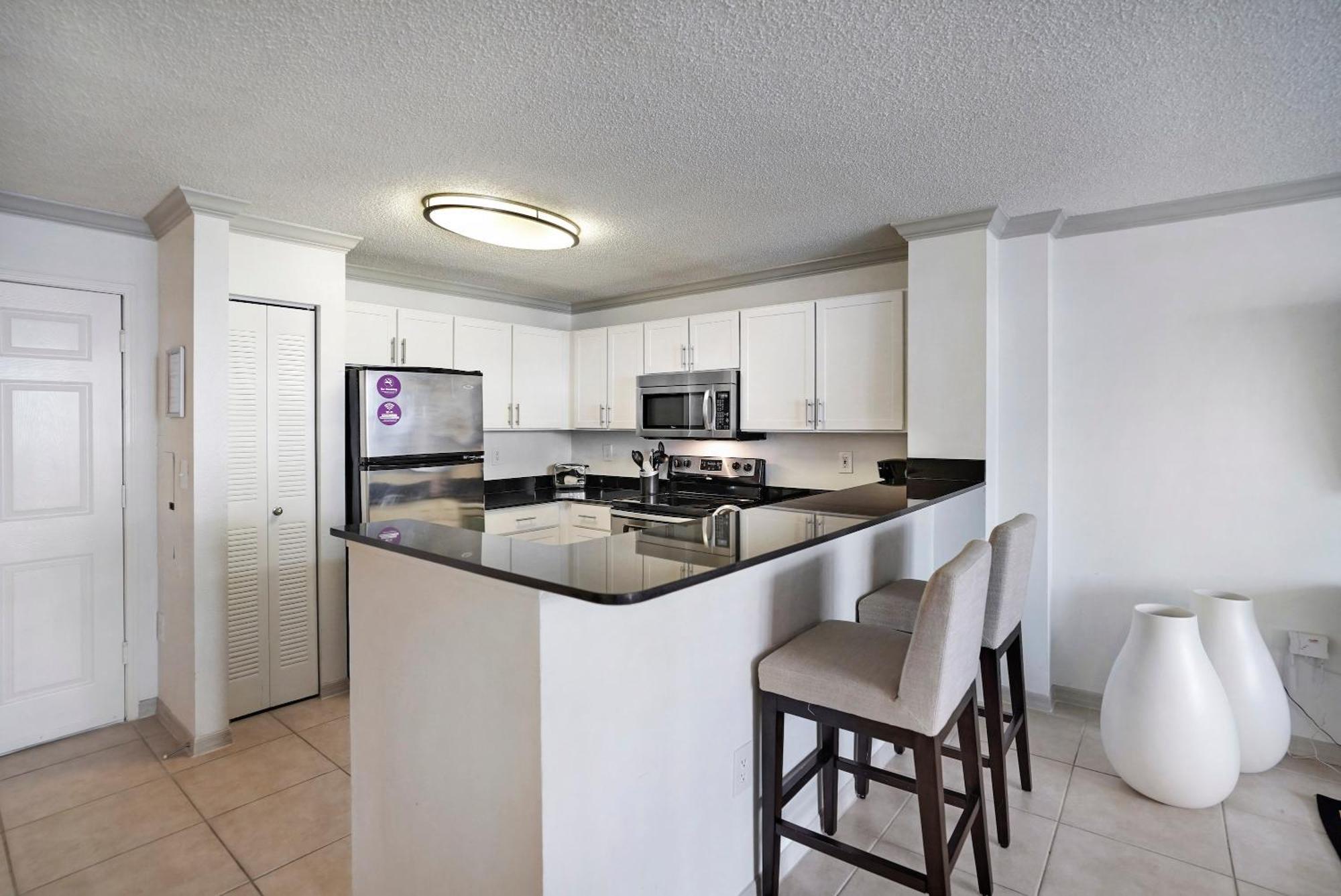 Stylish Modern At Gables Grand Plaza In Appartamento