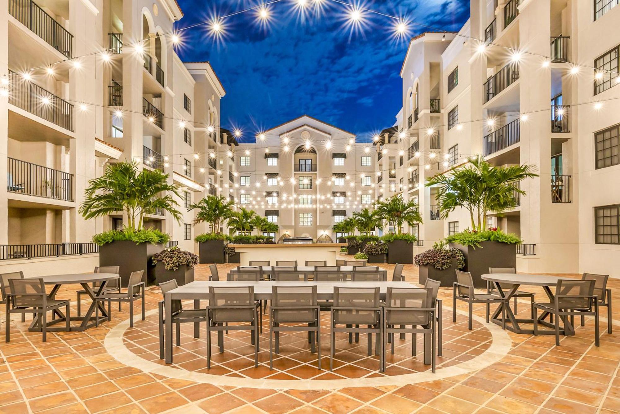 Appartamento Stylish Modern At Gables Grand Plaza In